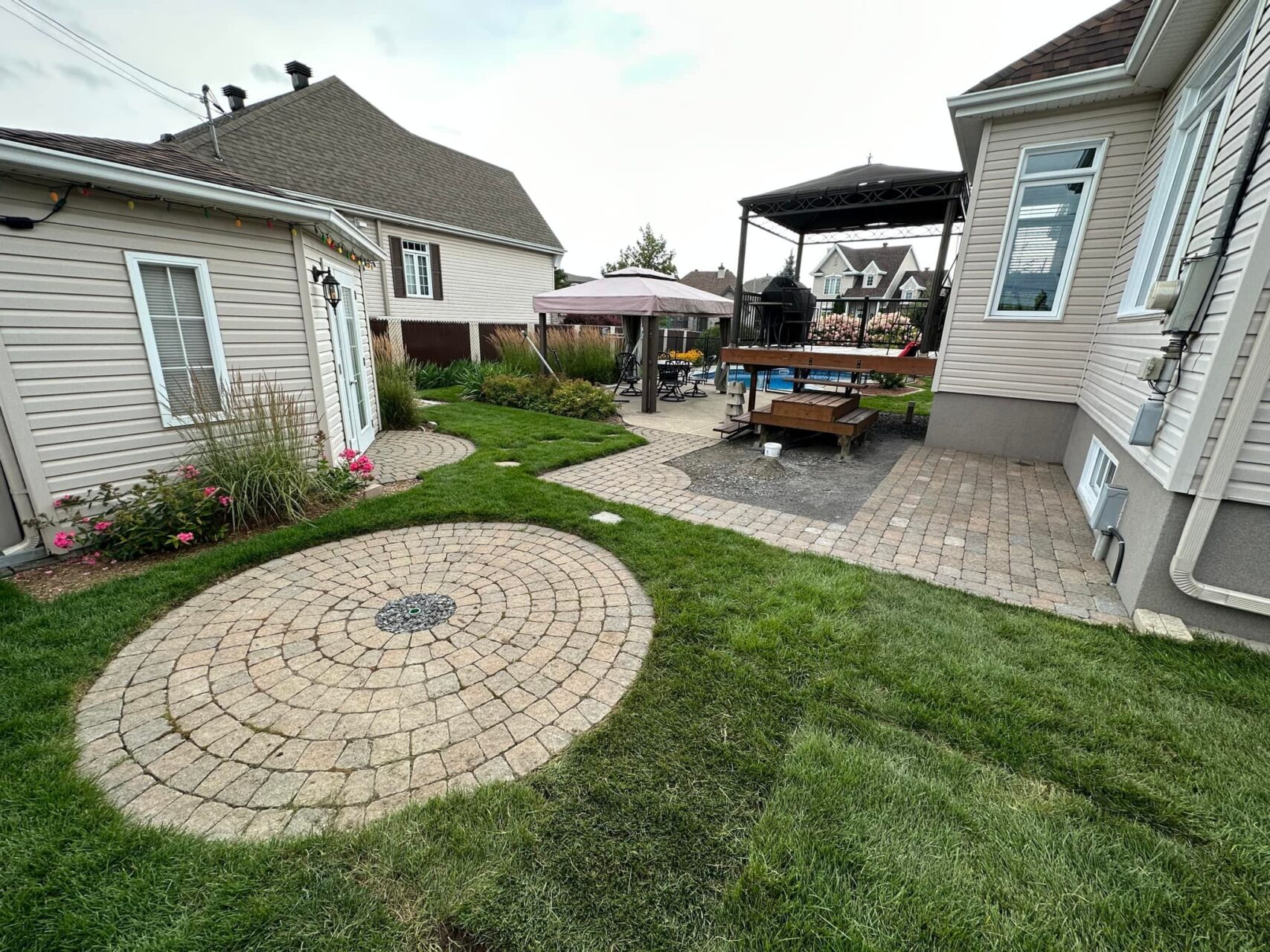 Read more about the article Paving stone or concrete for your outdoor space in Quebec?